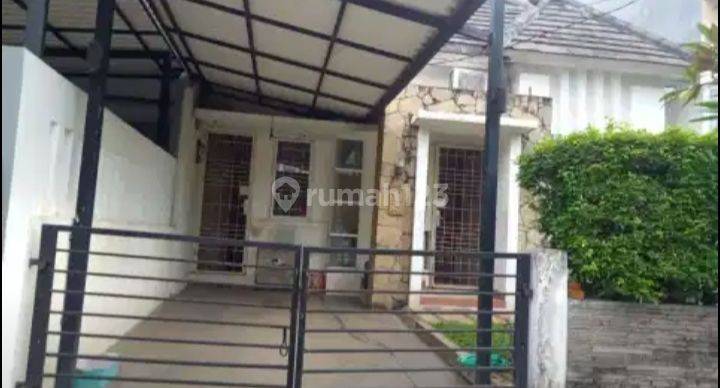 Rumah di Serpong Park SHM siap huni hadap Timur.5710 2