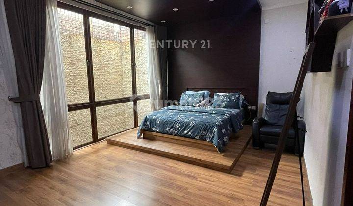 Rumah Siap Huni Ada Kolam Renang Di Discovery 5760  1