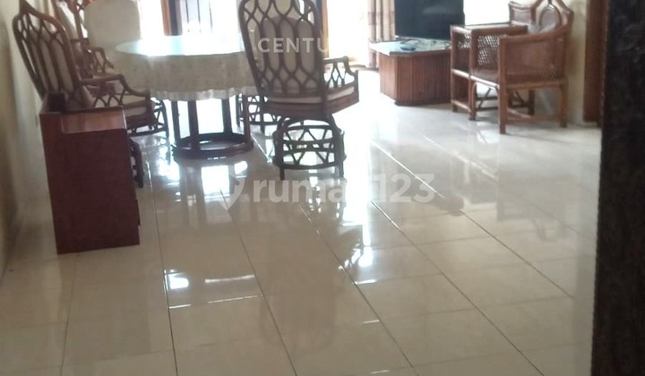 ruang tamu komplek timah cilandak jaksel  8822