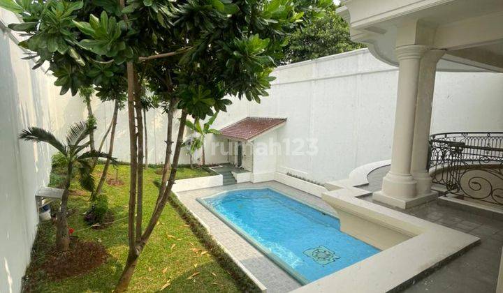 Rumah Klasik Modern, Dengan Kolam Renang Besar Dan Luas 1