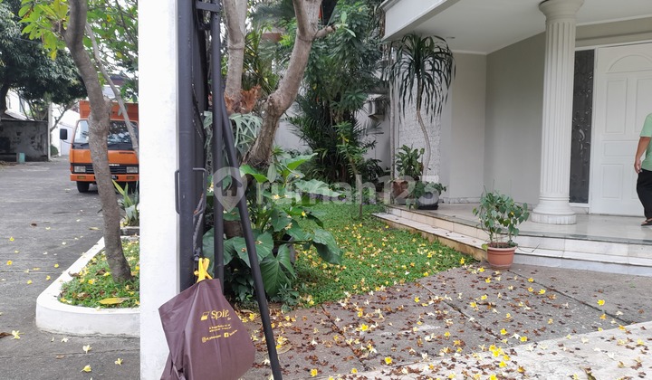 perumahan tenang dengan keamanan dan kolam renang pribadi 2