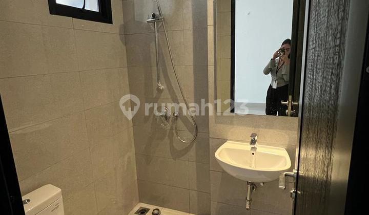 For Sale Condo House Semi Furnished Green Royal, Semanan, West Jakarta