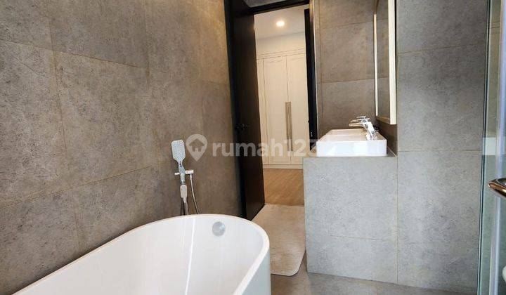 DIJUAL RUMAH MODERN TROPICAL DI KEMANG, JAKARTA SELATAN 2