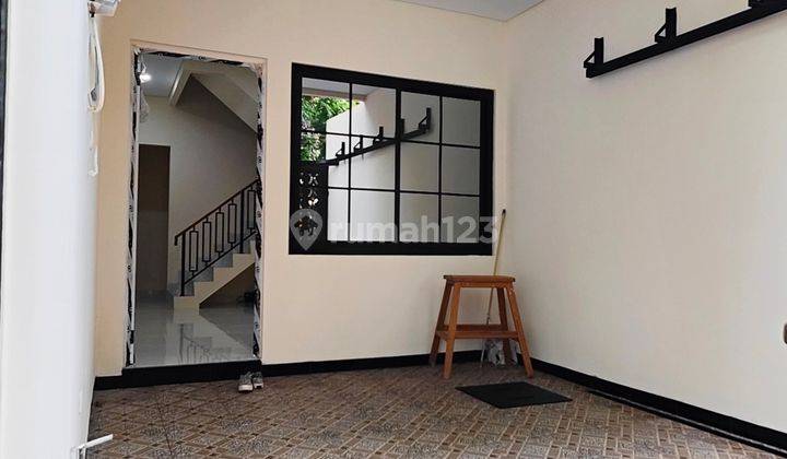 Dijual Rumah Modern Minimalis Depan Taman Di Tanjung Duren 2