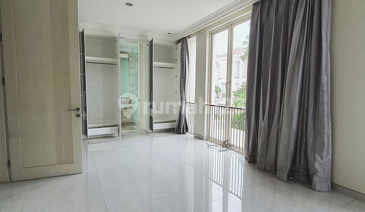 Disewakan Rumah La Riz Embassy Perumahan Elite Surabaya  3