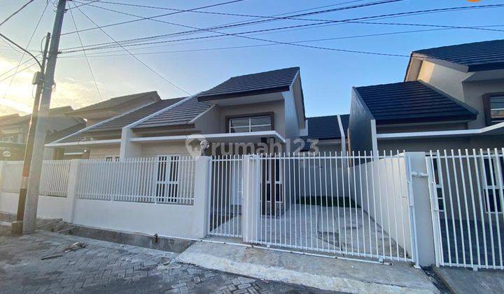 DISEWAKAN RUMAH TINGGAL ALANA CEMANDI SIDOARJO