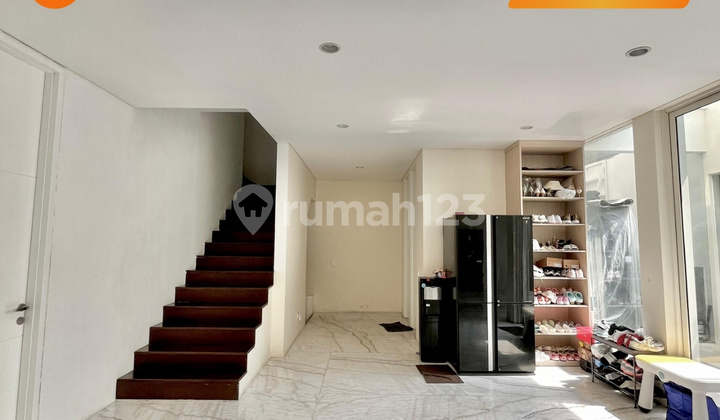 DIJUAL RUMAH TINGGAL GREENLAKE SURABAYA 2