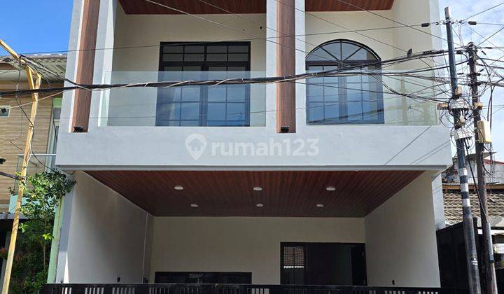 Dijual Rumah Tinggal Babatan Pantai Utara 1