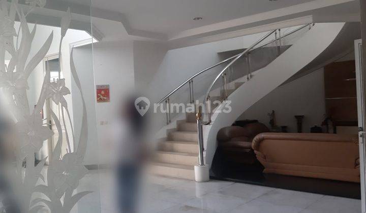 Dijual Murah Rumah 2 Lantai Daerah Kembangan Selatan  2