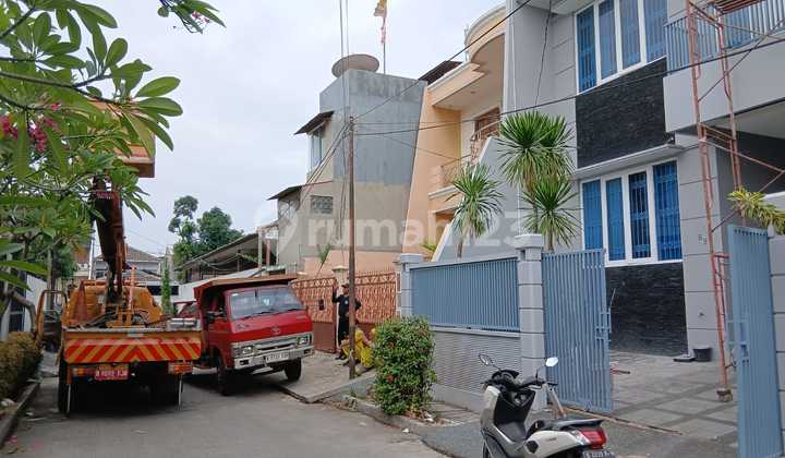 Rumah 2,5 Lantai Di Grawisa Wijaya Kusuma Jakarta Barat 2