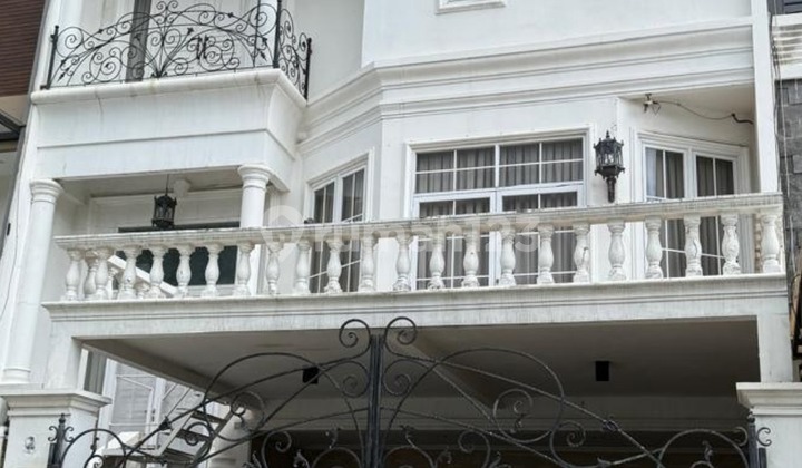 Rumah 3 Lantai Cluster Elit Dan Favorit Pantai Indah Kapuk