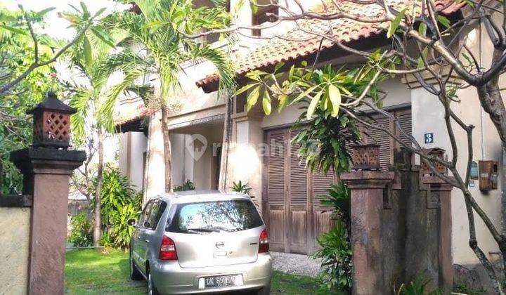 Buy Bonus Land for 3 House Buildings in Renon Denpasar 1