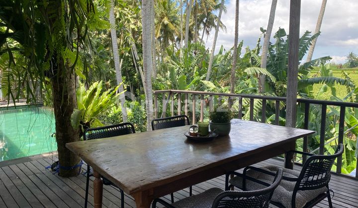 Strategic Villa with Rice Field View Near Purnama Beach, Gianyar, Bali 2