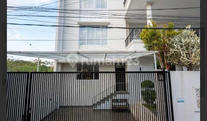 Luxury 3-Story Villa in Jimbaran, South Kuta, Complete with SHM & Building Permit (IMB) Luxury 3-Story Villa in Jimbaran, South Kuta, Complete with SHM & Building Permit (IMB)