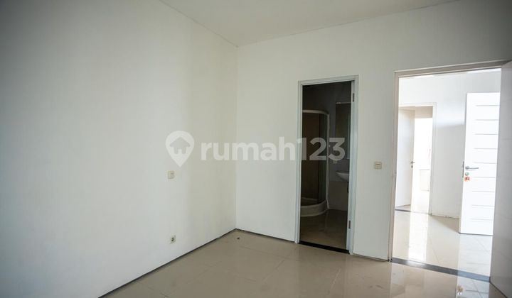 Luxurious 2-Story House in Glogor Carik Near Lippo Sunset Road Bali 2