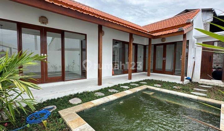 Dijual Villa View Sawah Lingkungan Asri 1.9m 2