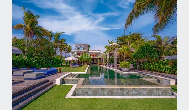 Satu-Satunya Villa Mewah Di Tepi Pantai Seminyak Bali 2