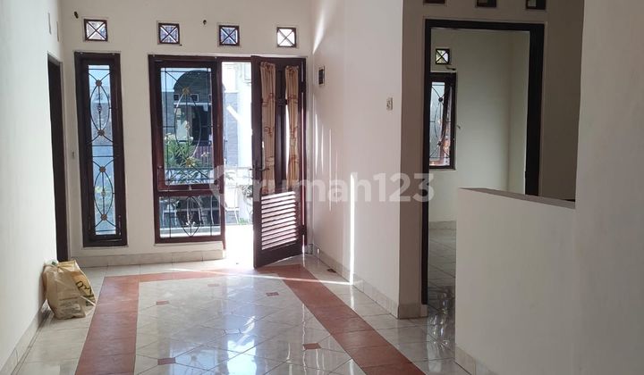 Two-Story House on Sekar Tunjung Street, East Denpasar, Quiet Neighborhood. 2