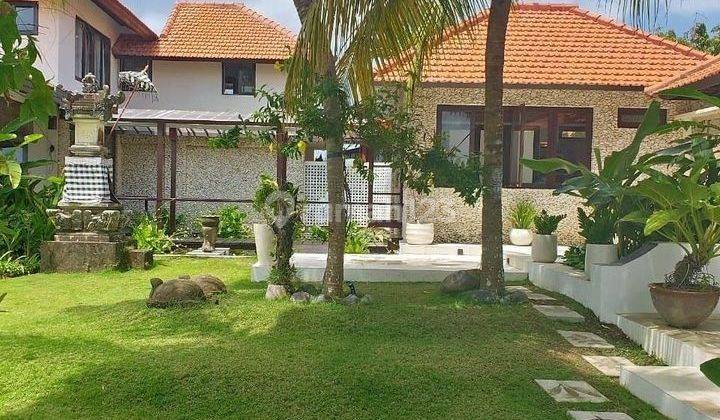 Villa Mewah Full Furnish Di Tepi Pantai Candidasa Karangasem 2