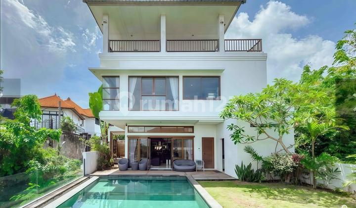 Villa Modern Lantai 3 Ungasan Jimbaran Bali, View Laut