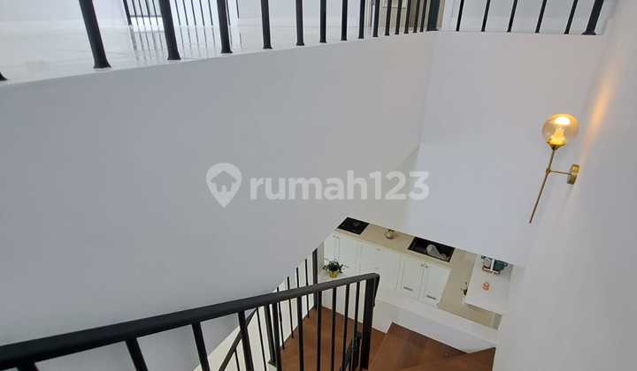 Classic Modern 2-Story House Near Club House in Nusaloka, BSD 2