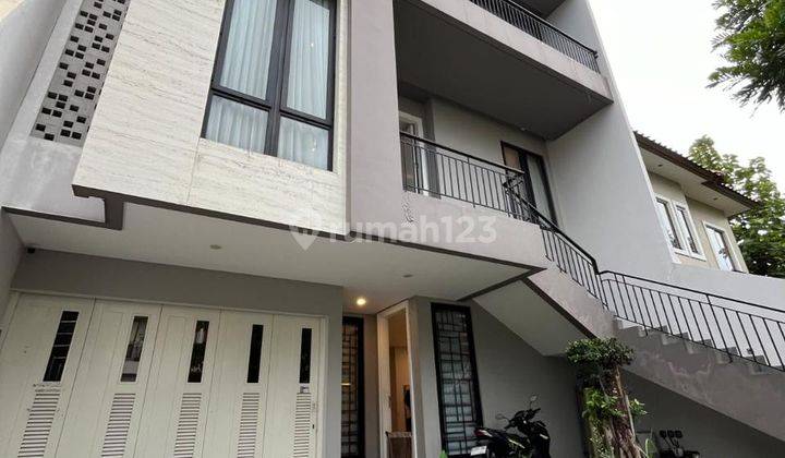 Rumah 3 Lantai Bagus Furnished di Phg Gading Serpong, Tangerang  1