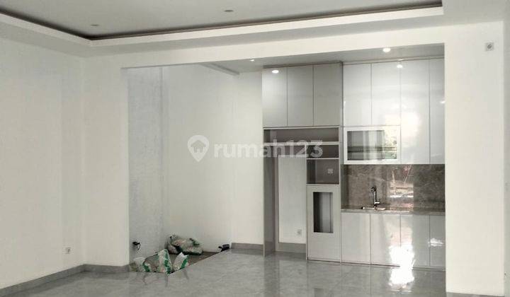 Rumah Brand New Semi Furnish Siap Huni di Alam Sutera Tangerang 1