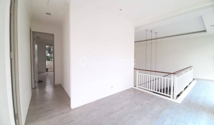 Rumah Hook Taman Luas Siap Huni The Icon Bsd City Tangerang 2