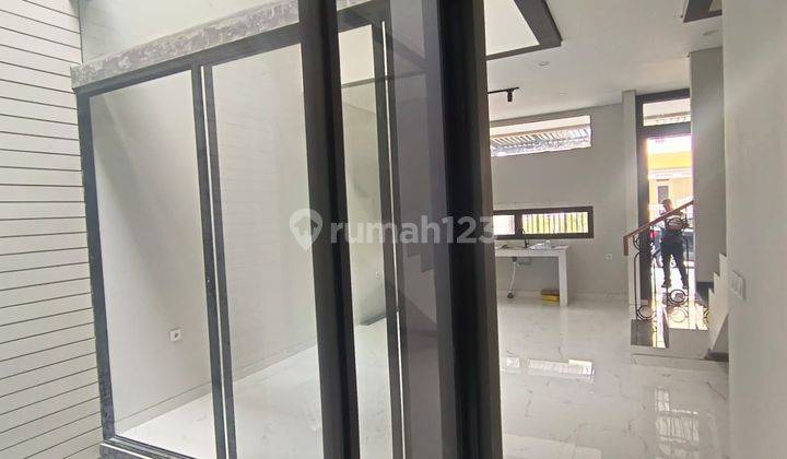 Rumah Baru Hook 6,5 X 18 di Gading Serpong Sektor 7A 2