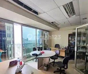 Gedung Kantor Balkon View Jalan Tol Grogol di Grand Slipi Tower 2