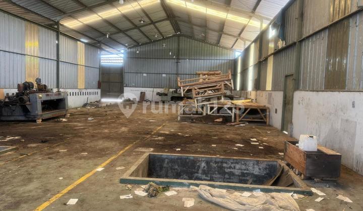 Ready-to-Use Warehouse with a Very Strategic Location in Ranca Iyuh, Tangerang