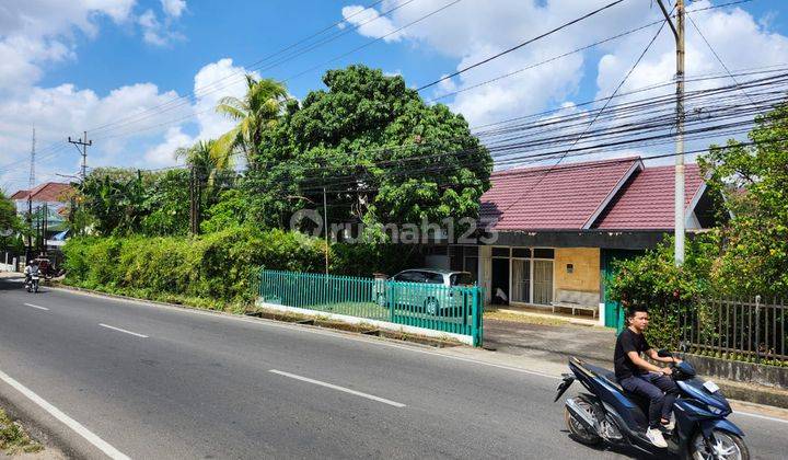 Rumah Besar Dengan Kolam Renang di Jalan Besar Palembang 2