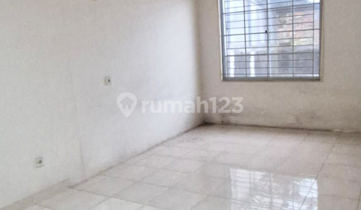 Rumah Ada Kelebihan Tanah (105M² + 28M² ) di Bsd The Green 2