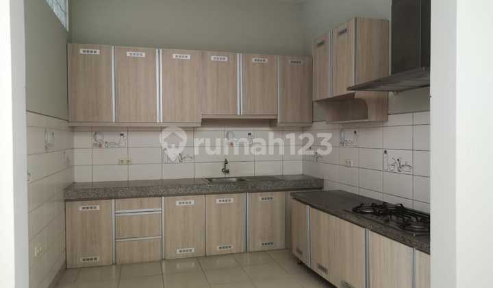 Dijual Rumah Mewah di Kota Baru Parahyangan 2