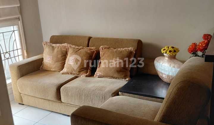 Dijual Rumah Hook di Kota Baru Parahyangan