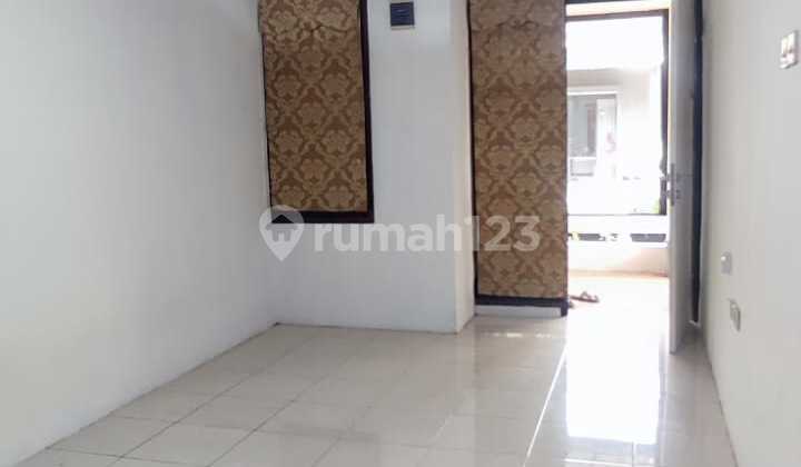 For Rent: Hook House in Comfortable Ciwastra Complex, Bandung