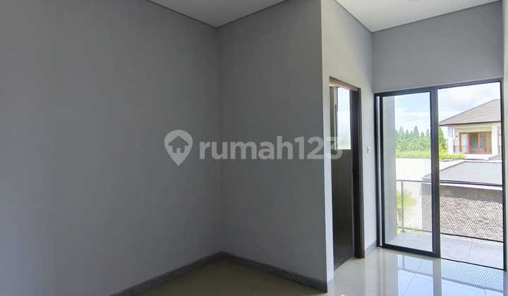 Dijual Rumah Sangat Baru Modern di Setiabudi Regency Bandung 2