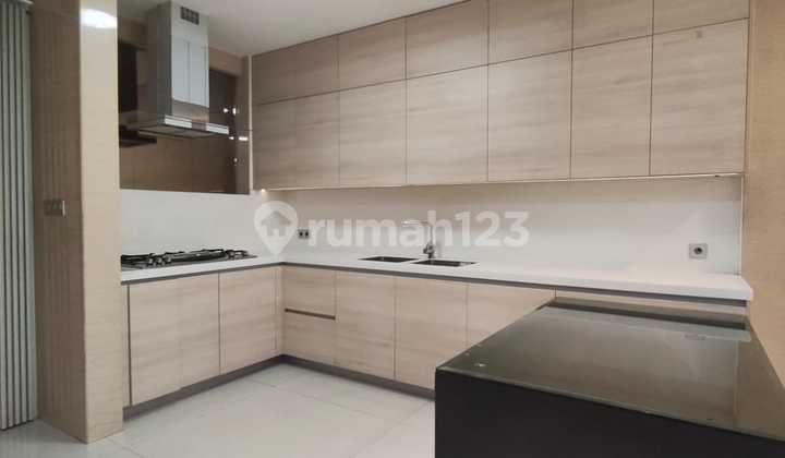 For Rent Luxurious Shop House at Setrasari Mall Bandung 2