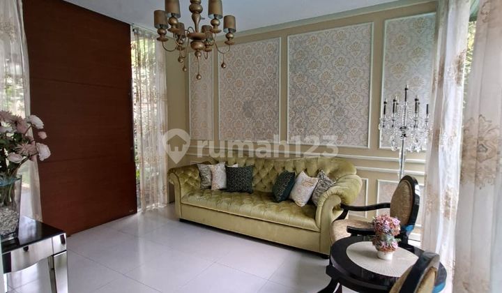 Premium House With Pool Kota Baru Parahyangan