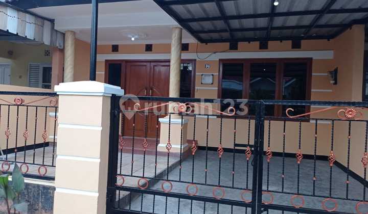 Disewakan Rumah di Komplek Adipura Bandung. Disewakan Rumah di Komplek Adipura Bandung.