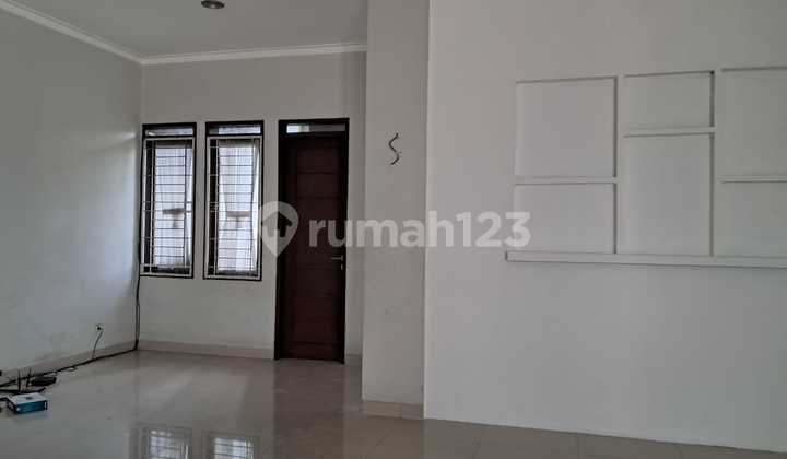Disewakan Rumah Siap Huni Singgasana Pradana Bandung Nyaman Terawat 2