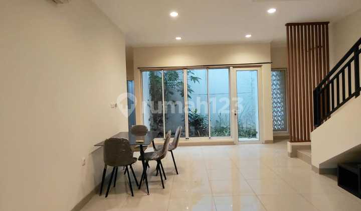 Disewakan Rumah Minimalis Terawat di Summarecon Bandung Disewakan Rumah Minimalis Terawat di Summarecon Bandung