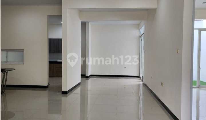 For Sale House in Taman Kopo Indah, New Bandung