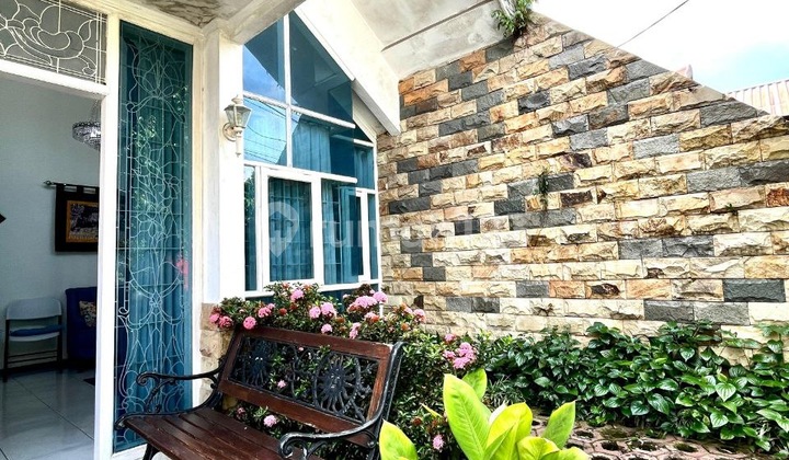 Dijual Rumah Tinggal 2 Lantai Full Furnish di Araya Malang 2