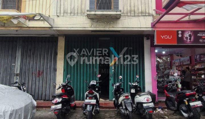 2-Story Shophouse on Borobudur Street, in Front of Blimbing Market, Malang