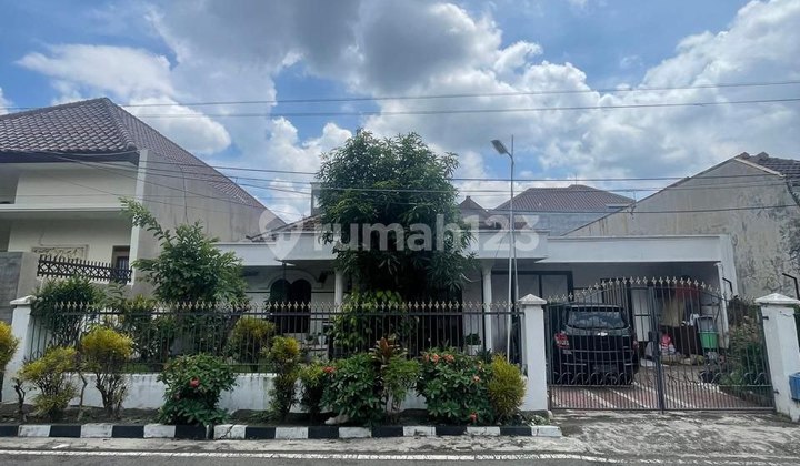 RUMAH luas okl AREA di jalan PULAU - PULAU KOTA MALANG