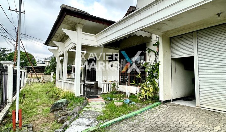 A wide hook house on Teluk-teluk Street, Blimbing, Malang. 2