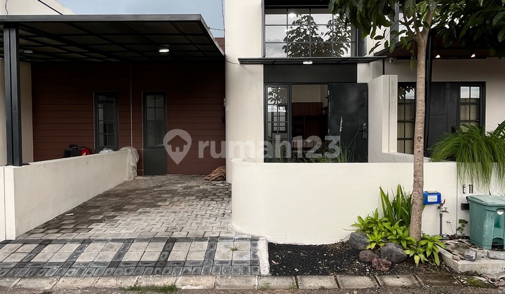 Ready-to-Occupy Minimalist House in Malang, Realistic Installments with Freehold Title