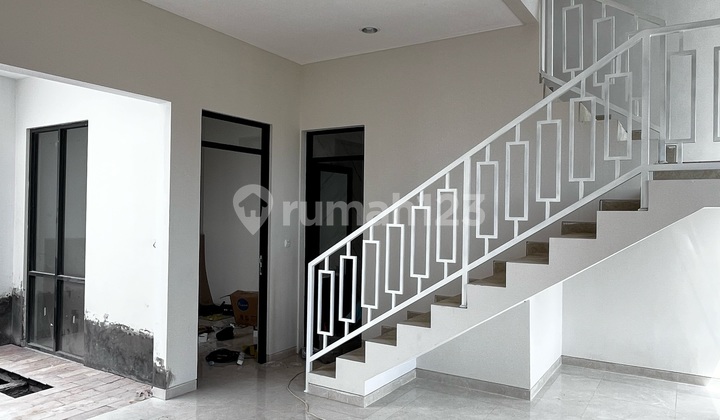 Batu Villa with 360 View, Spacious 3-Story Land in Junrejo, Batu. 2