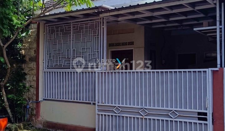 Cheap Minimalist House for Sale in Sulfat Area, Blimbing Malang Cheap Minimalist House for Sale in Sulfat Area, Blimbing Malang